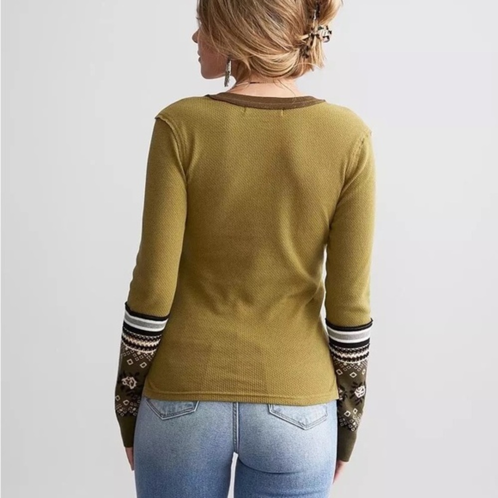 FREE PEOPLE Mikah Layering Thermal Cuff Olive Green - Picture 3 of 8